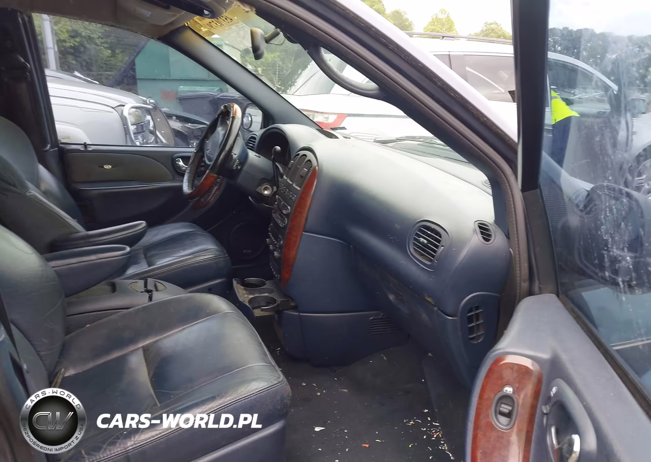 2001 Chrysler Town & Country Limited VIN:2C8GP64L51R207829 - 5