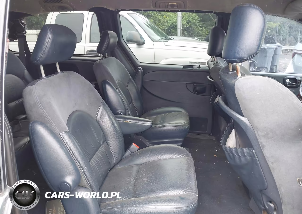 2001 Chrysler Town & Country Limited VIN:2C8GP64L51R207829 - 8