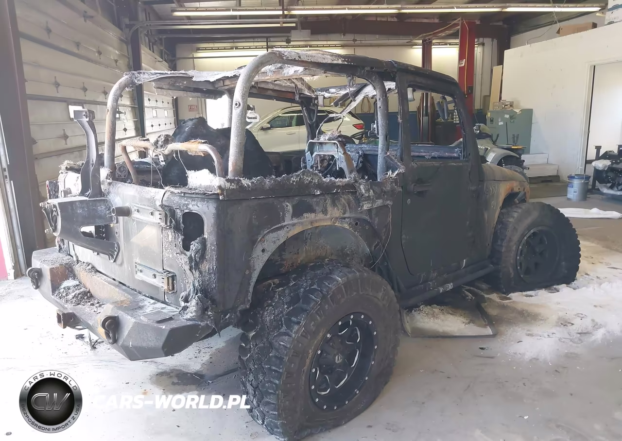 2009 Jeep Wrangler X VIN:1J4FA24179L737210 - 4