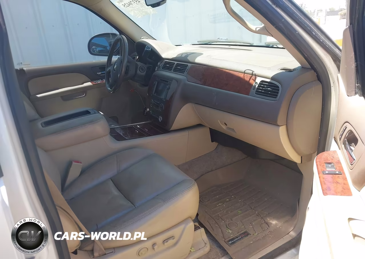 2010 Chevrolet Suburban 1500 Ltz VIN:1GNUKKE32AR245803 - 5