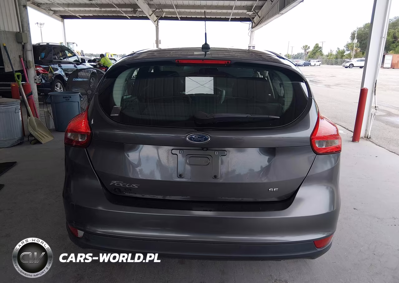 2018 Ford Focus Se VIN:1FADP3K27JL236387 - 16