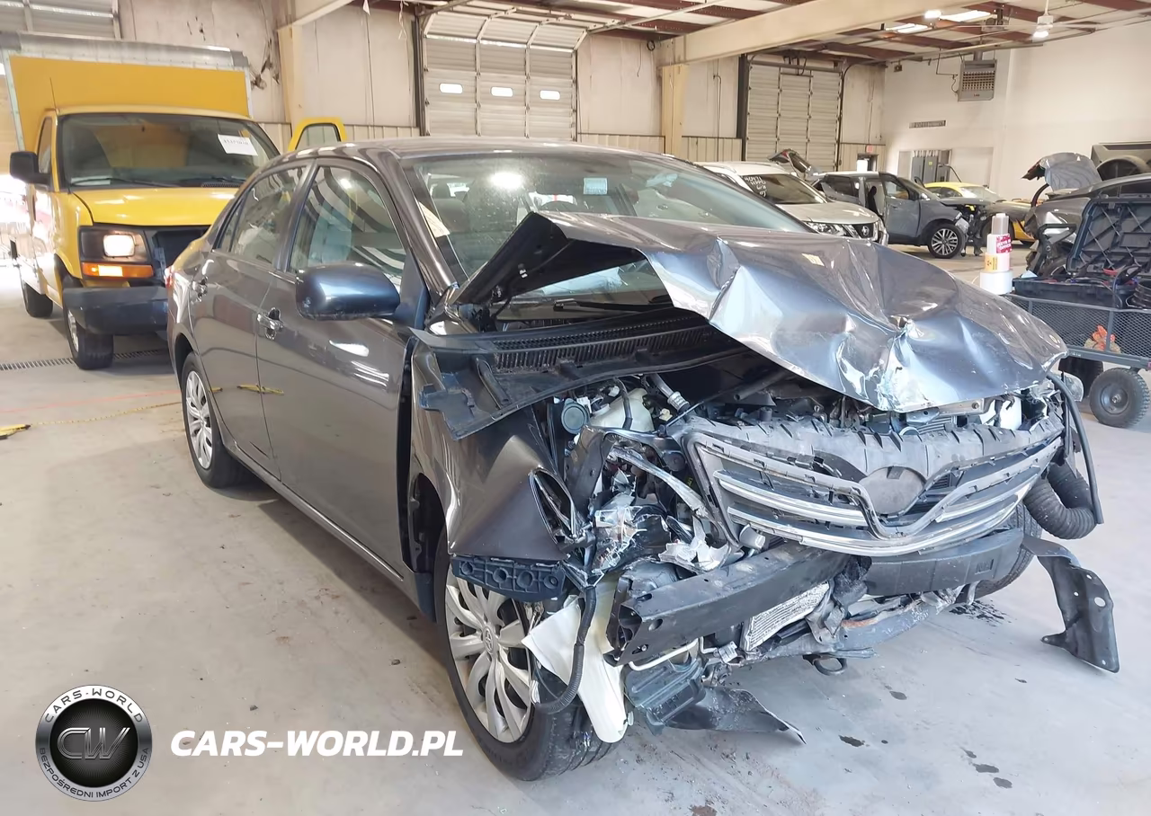 2013 Toyota Corolla Le – zdjęcie 1 z 17