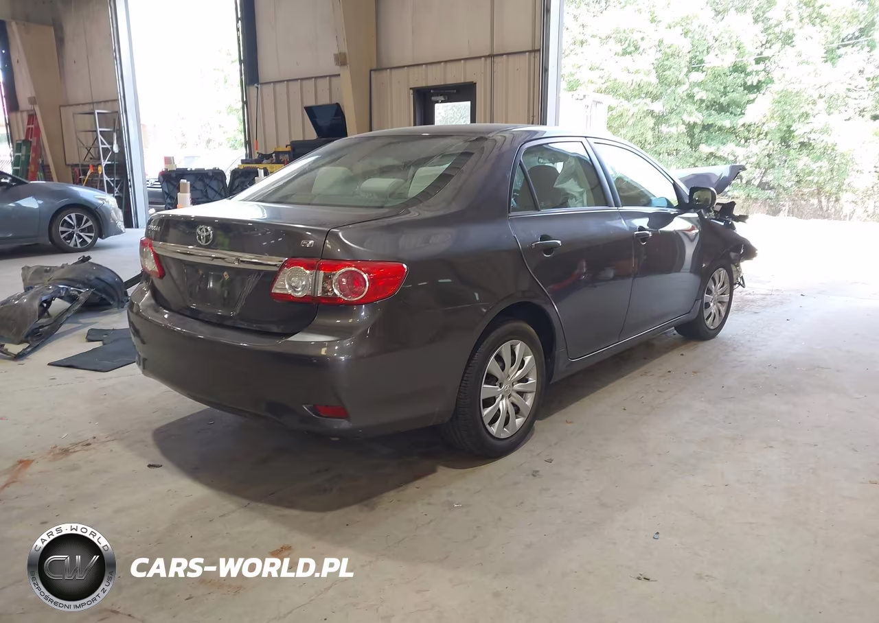 2013 Toyota Corolla Le VIN:5YFBU4EEXDP126208 - 4