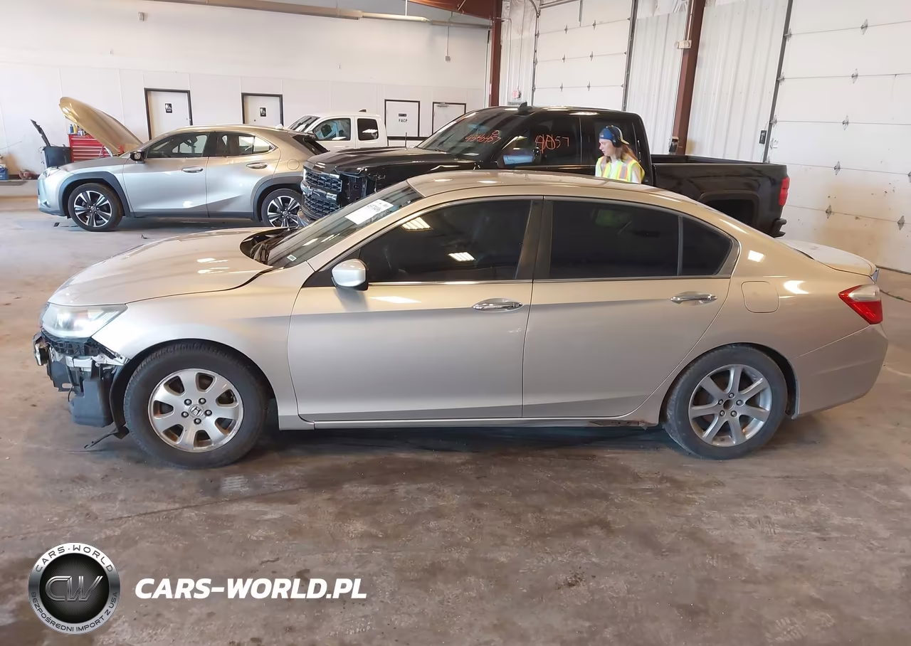 2015 Honda Accord Sport VIN:1HGCR2F52FA093500 - 14