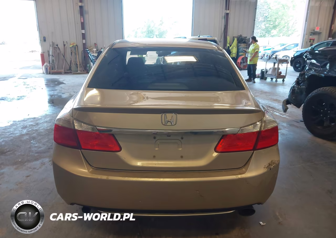 2015 Honda Accord Sport VIN:1HGCR2F52FA093500 - 16
