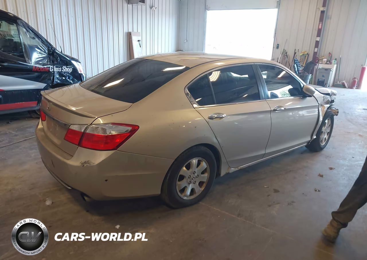 2015 Honda Accord Sport VIN:1HGCR2F52FA093500 - 4