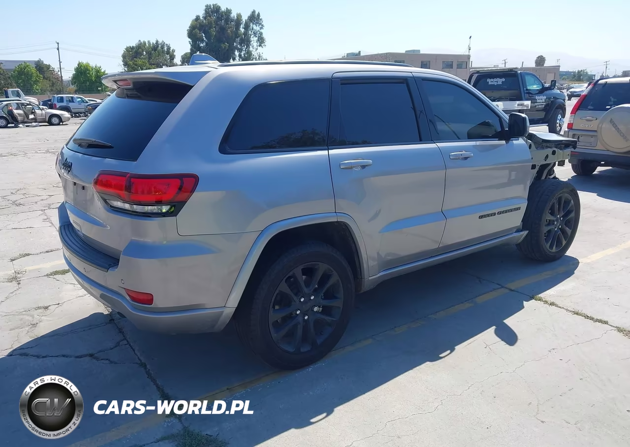 2020 Jeep Grand Cherokee Altitude 4X2 VIN:1C4RJEAG2LC391393 - 4