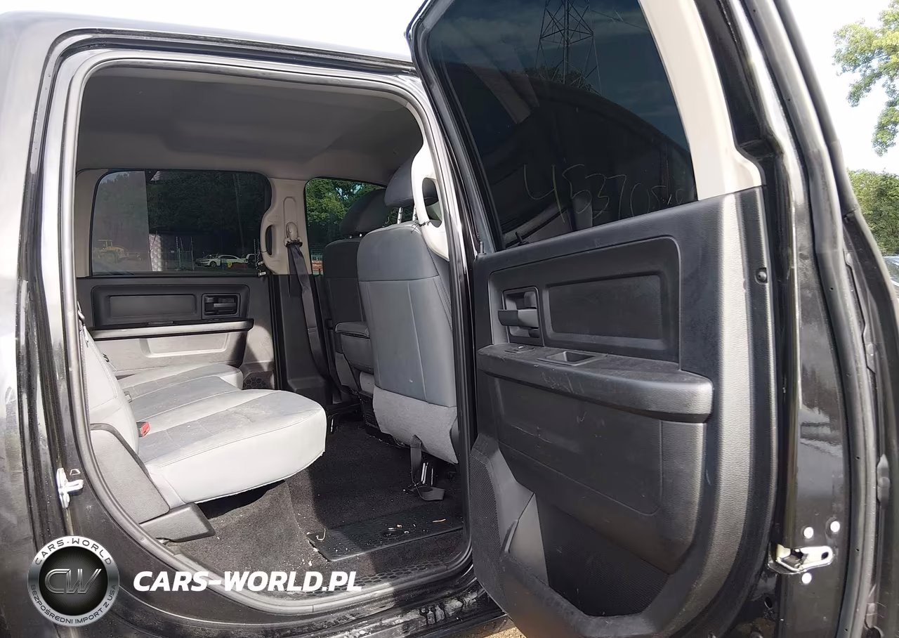 2018 Ram 2500 Tradesman 4X4 6'4 Box VIN:3C6UR5CL9JG153975 - 8