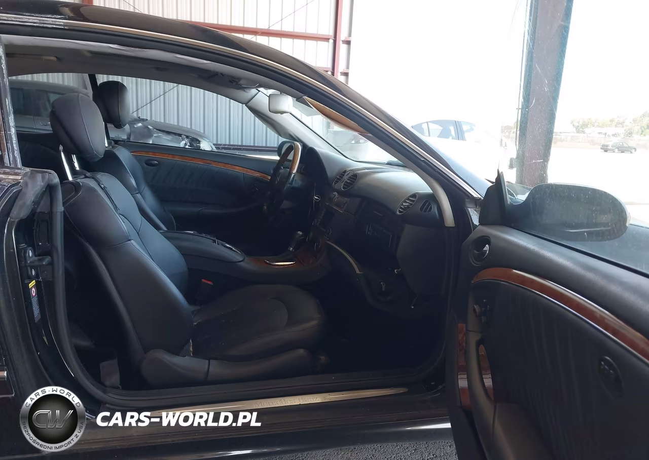 2009 Mercedes-Benz Clk 550 VIN:WDBTJ72HX9F261666 - 5