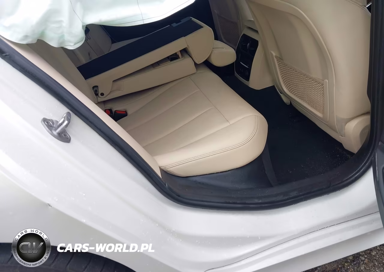 2020 BMW 330I VIN:3MW5R1J04L8B36803 - 8