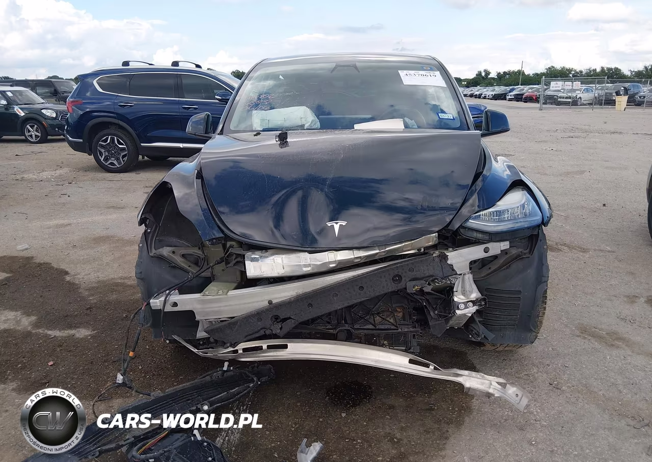 2022 Tesla Model Y Long Range Dual Motor All-Wheel Drive VIN:7SAYGAEE8NF365837 - 11