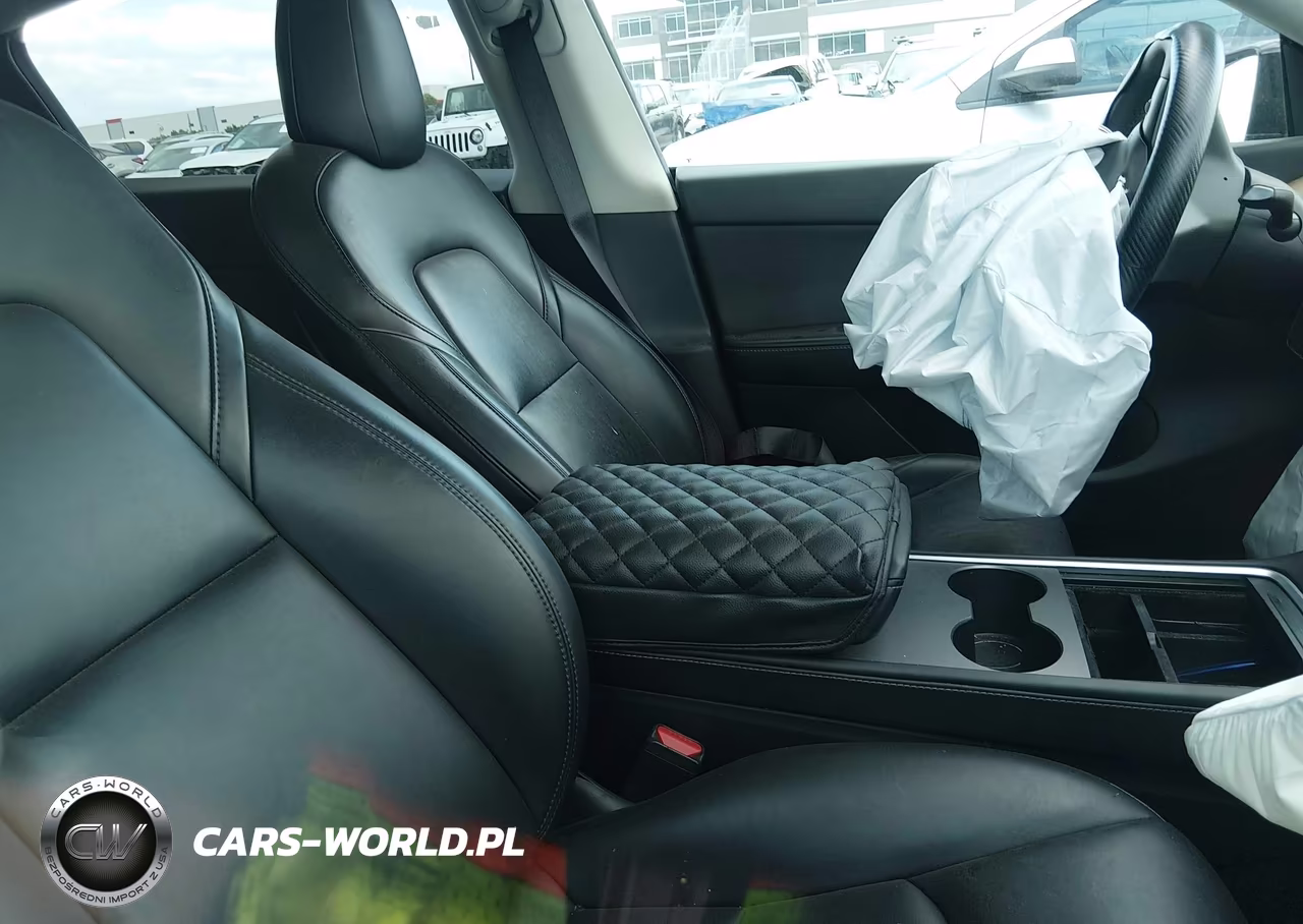 2022 Tesla Model Y Long Range Dual Motor All-Wheel Drive VIN:7SAYGAEE8NF365837 - 5