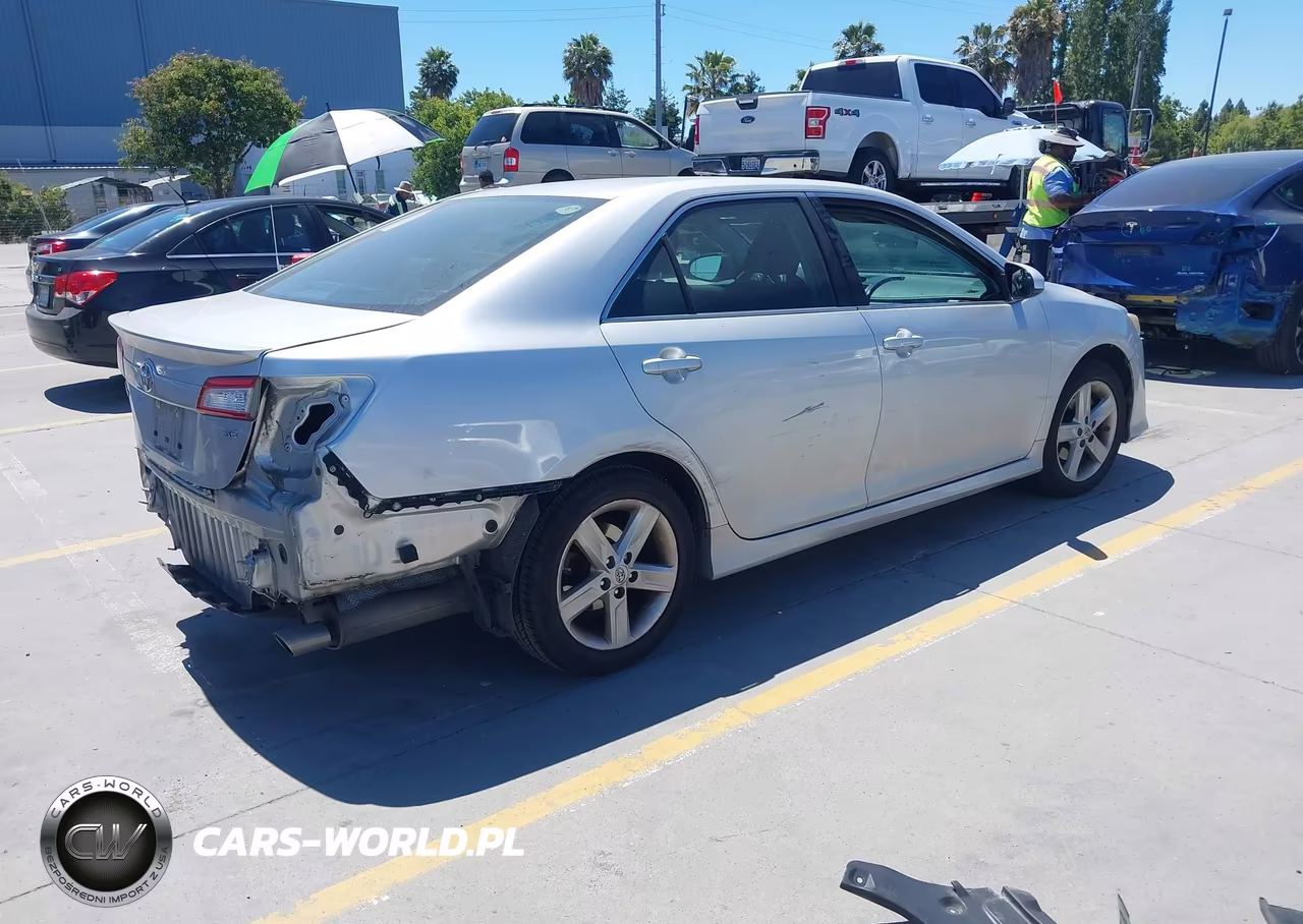 2014 Toyota Camry Se VIN:4T1BF1FK0EU376490 - 4