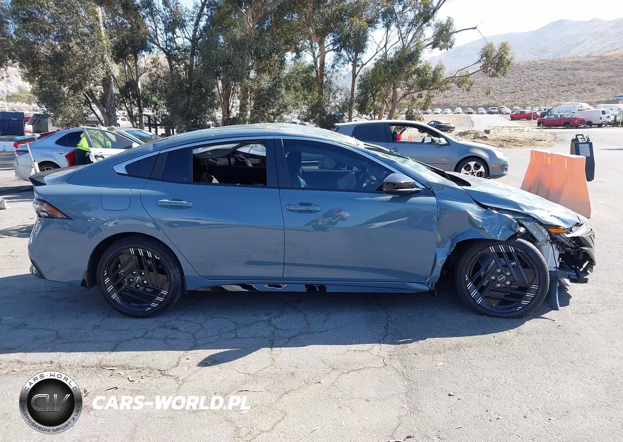 2026 Nissan Sentra Sr VIN:3N1AB9DV7TY219690 - 13