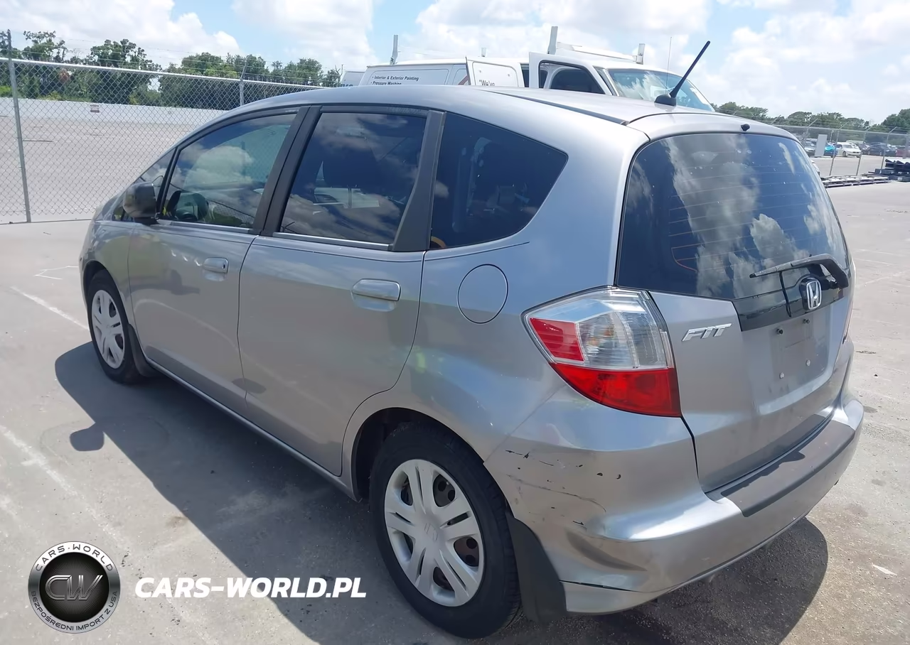 2010 Honda Fit VIN:JHMGE8H2XAC003412 - 3