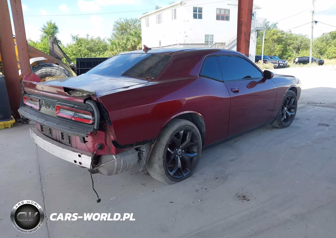 2018 Dodge Challenger Sxt Plus VIN:2C3CDZAG2JH327695 - 4