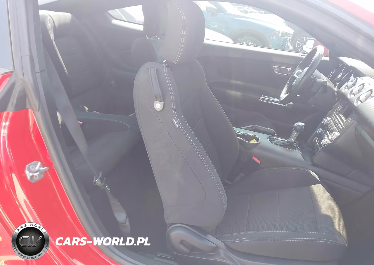 2017 Ford Mustang V6 VIN:1FA6P8AM2H5228107 - 5