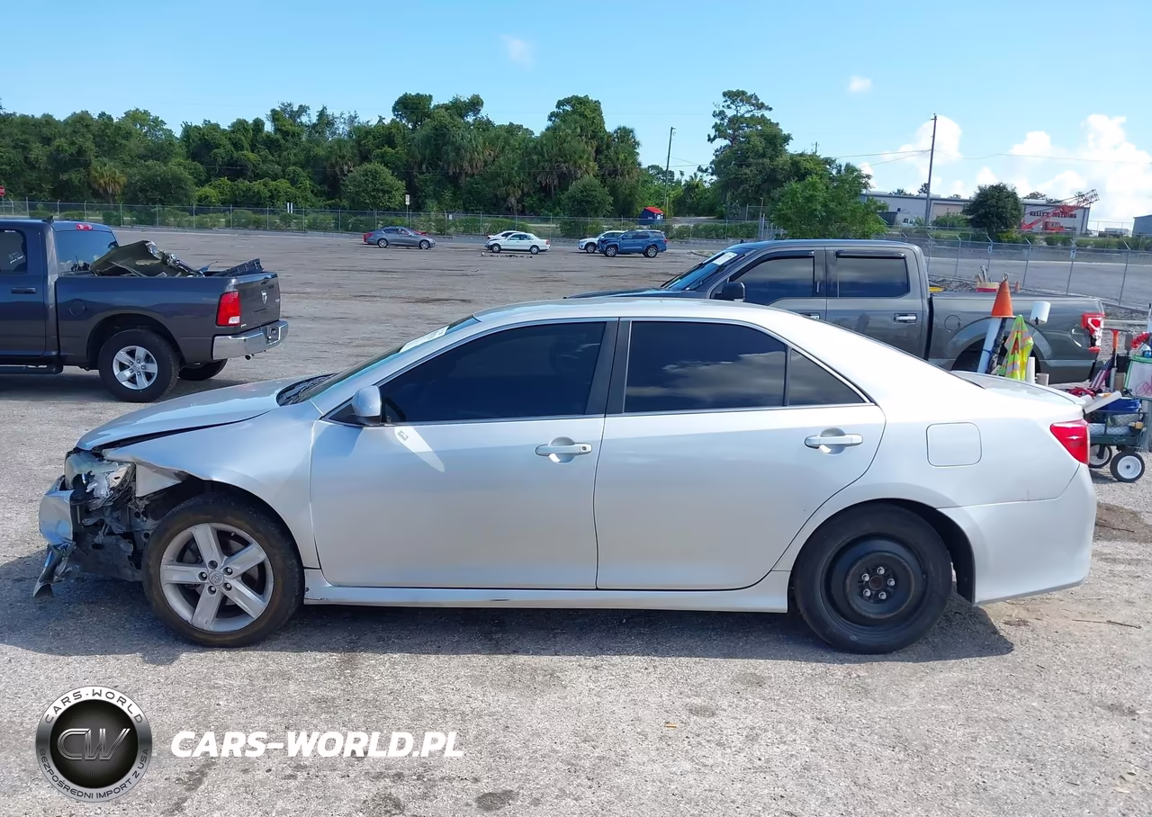 2014 Toyota Camry Se VIN:4T1BF1FK0EU311932 - 14