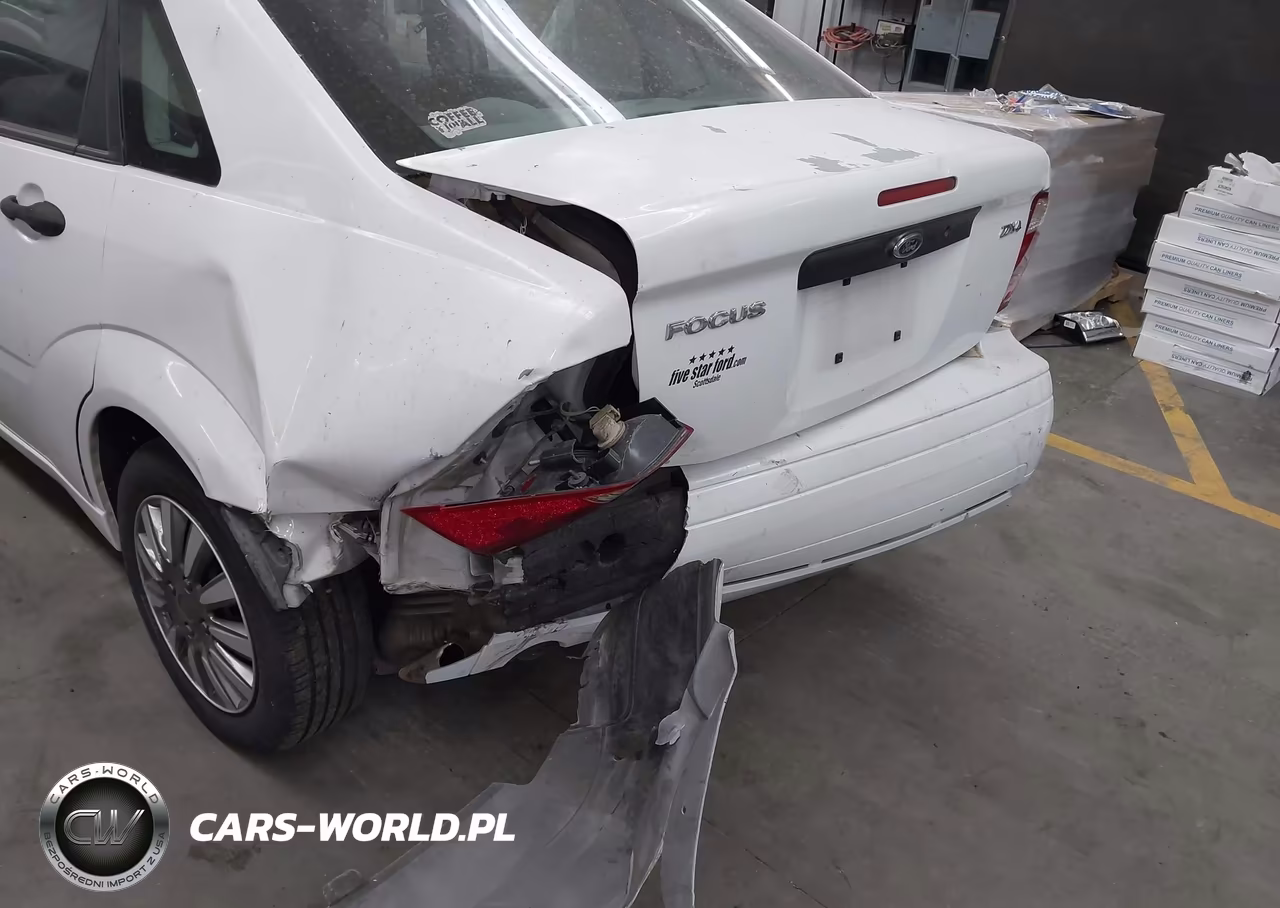 2005 Ford Focus Zx4 VIN:1FAFP34N35W201205 - 6