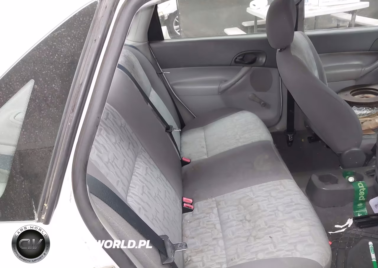 2005 Ford Focus Zx4 VIN:1FAFP34N35W201205 - 8