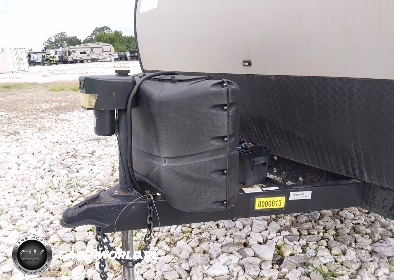 2019 Forest River Cherokee Grey Wolf S VIN:4X4TCKY23KK054514 - 10