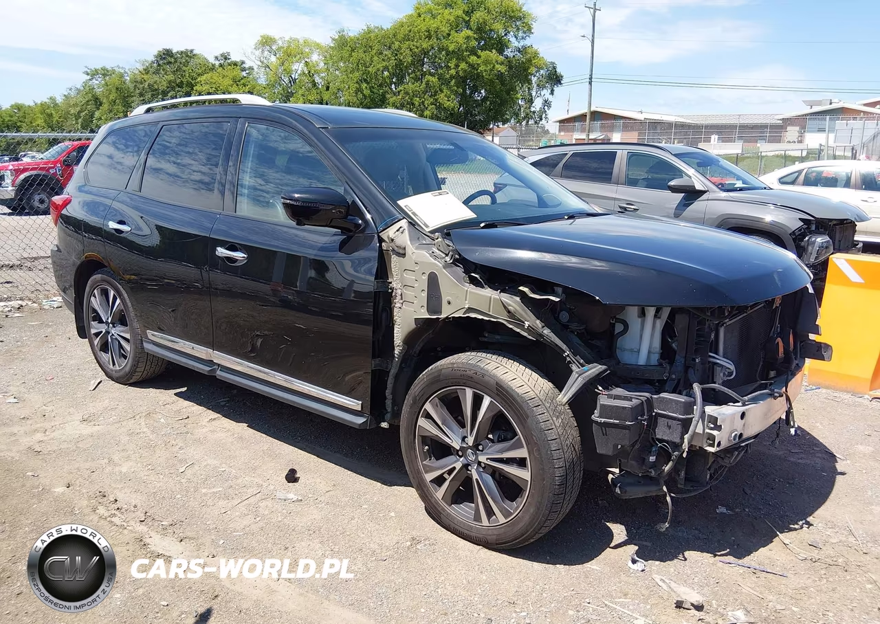 2017 Nissan Pathfinder Platinum