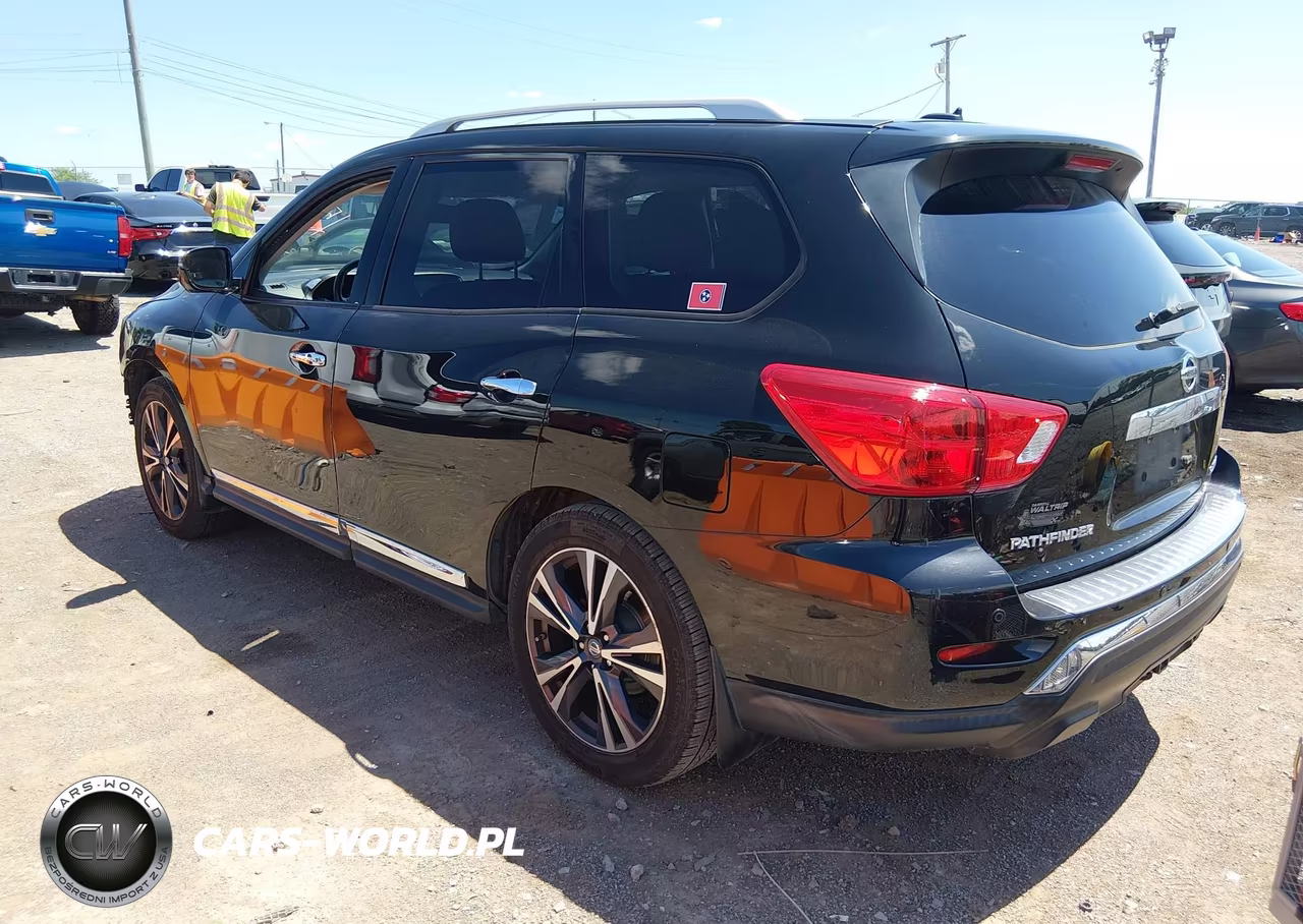 2017 Nissan Pathfinder Platinum VIN:5N1DR2MNXHC631028 - 3