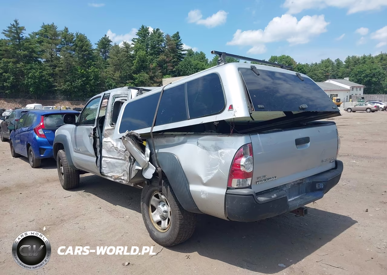 2010 Toyota Tacoma Prerunner V6 VIN:5TETU4GN3AZ672825 - 3