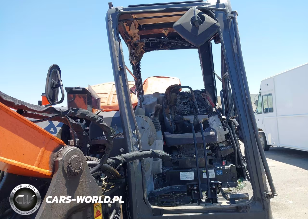 2019 Hitachi Zx85-5 Compact Excavator VIN:HCMDEF60C00019233 - 6