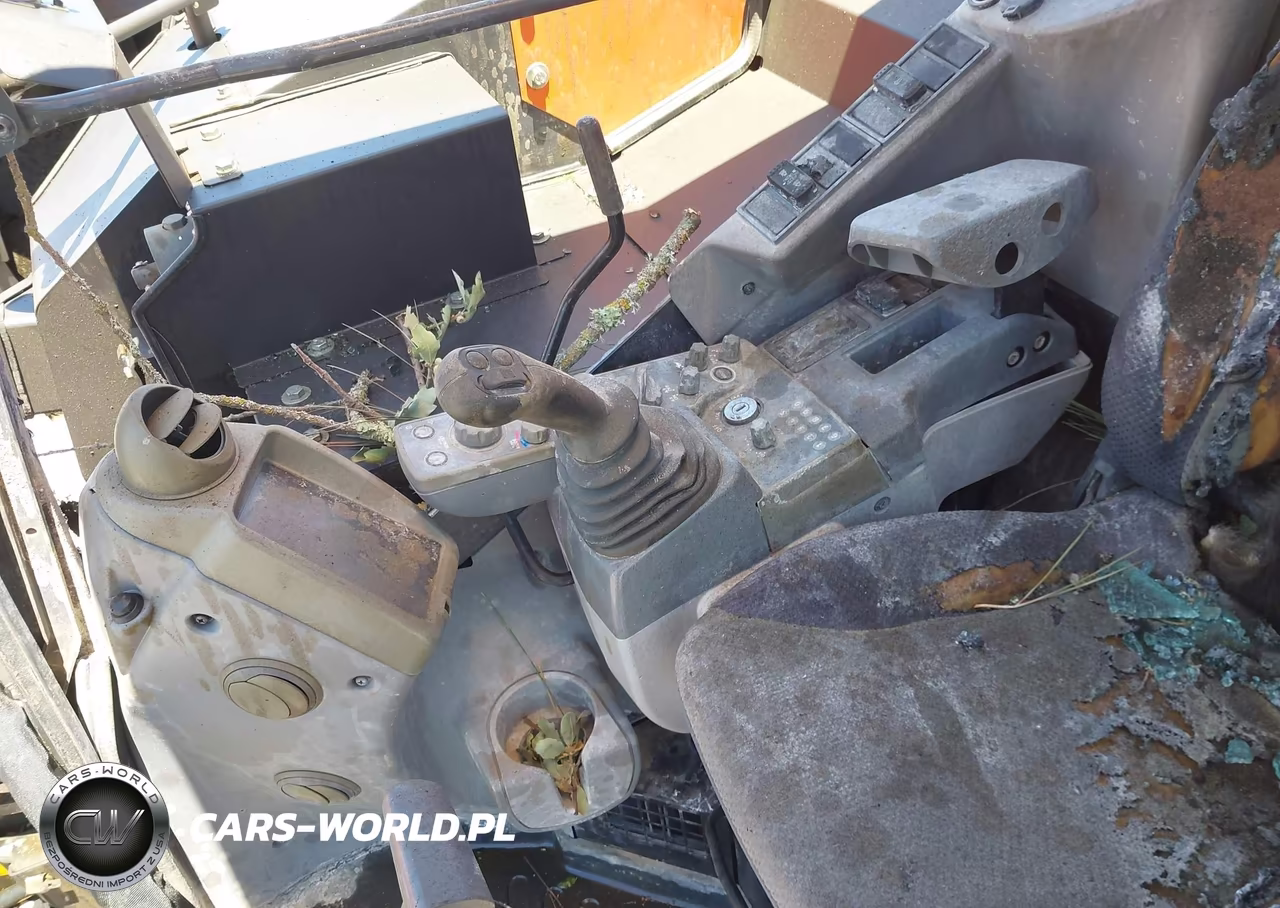 2019 Hitachi Zx85-5 Compact Excavator VIN:HCMDEF60C00019233 - 7