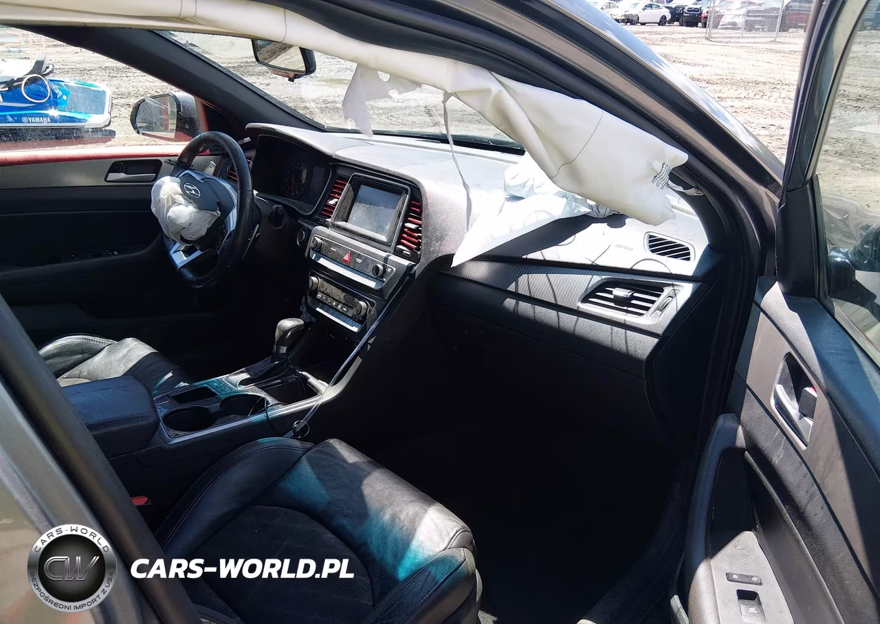2019 Hyundai Sonata Sport VIN:5NPE34AF4KH818618 - 5
