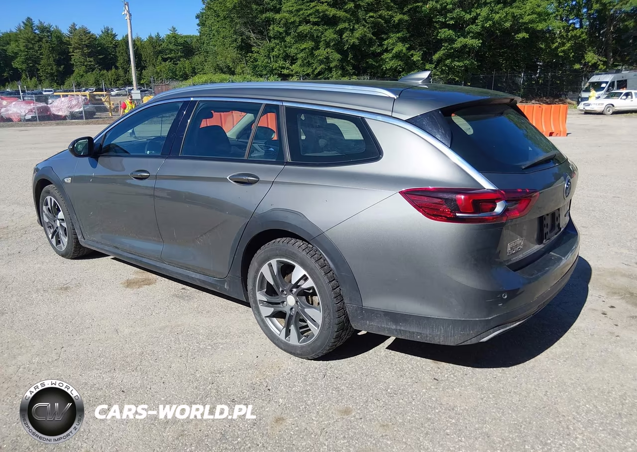 2018 Buick Regal Tourx Preferred VIN:W04GU8SX6J1096637 - 3