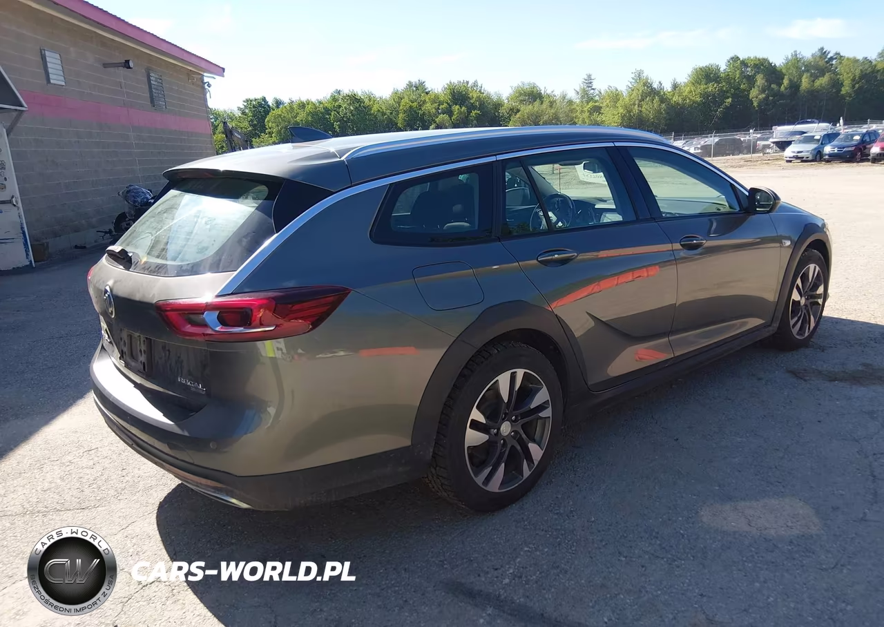2018 Buick Regal Tourx Preferred VIN:W04GU8SX6J1096637 - 4