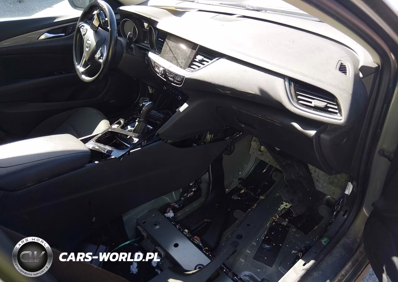 2018 Buick Regal Tourx Preferred VIN:W04GU8SX6J1096637 - 5