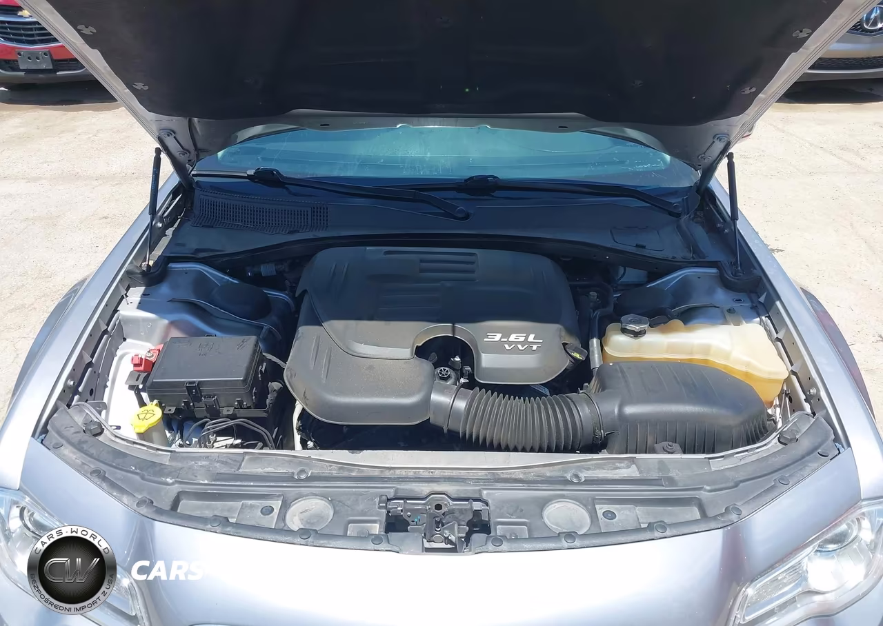 2017 Chrysler 300C VIN:2C3CCAEG0HH552237 - 10
