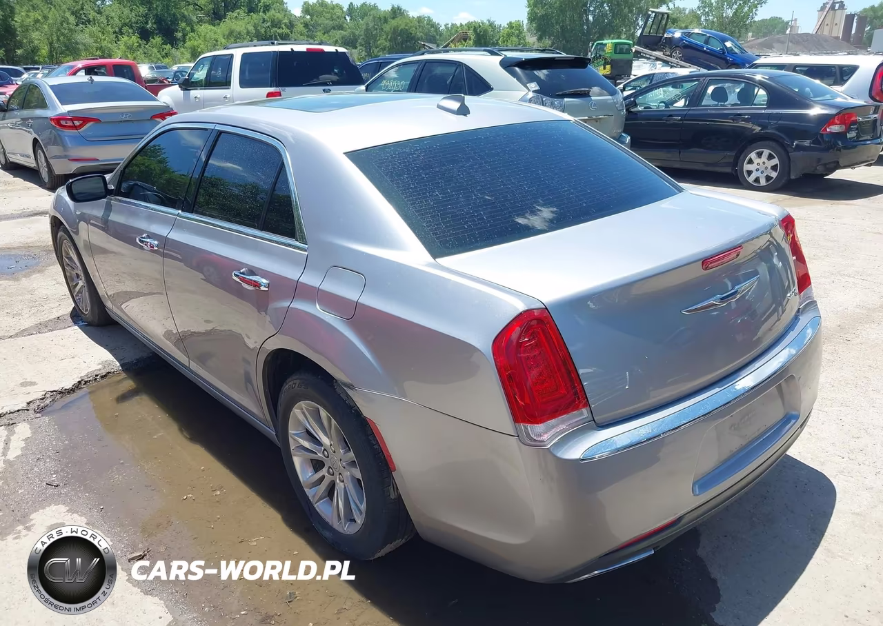 2017 Chrysler 300C VIN:2C3CCAEG0HH552237 - 3