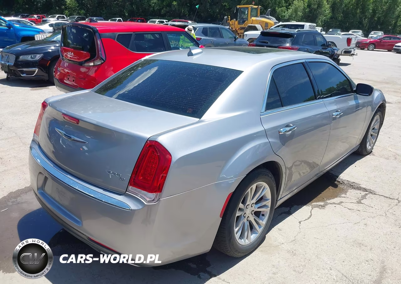 2017 Chrysler 300C VIN:2C3CCAEG0HH552237 - 4