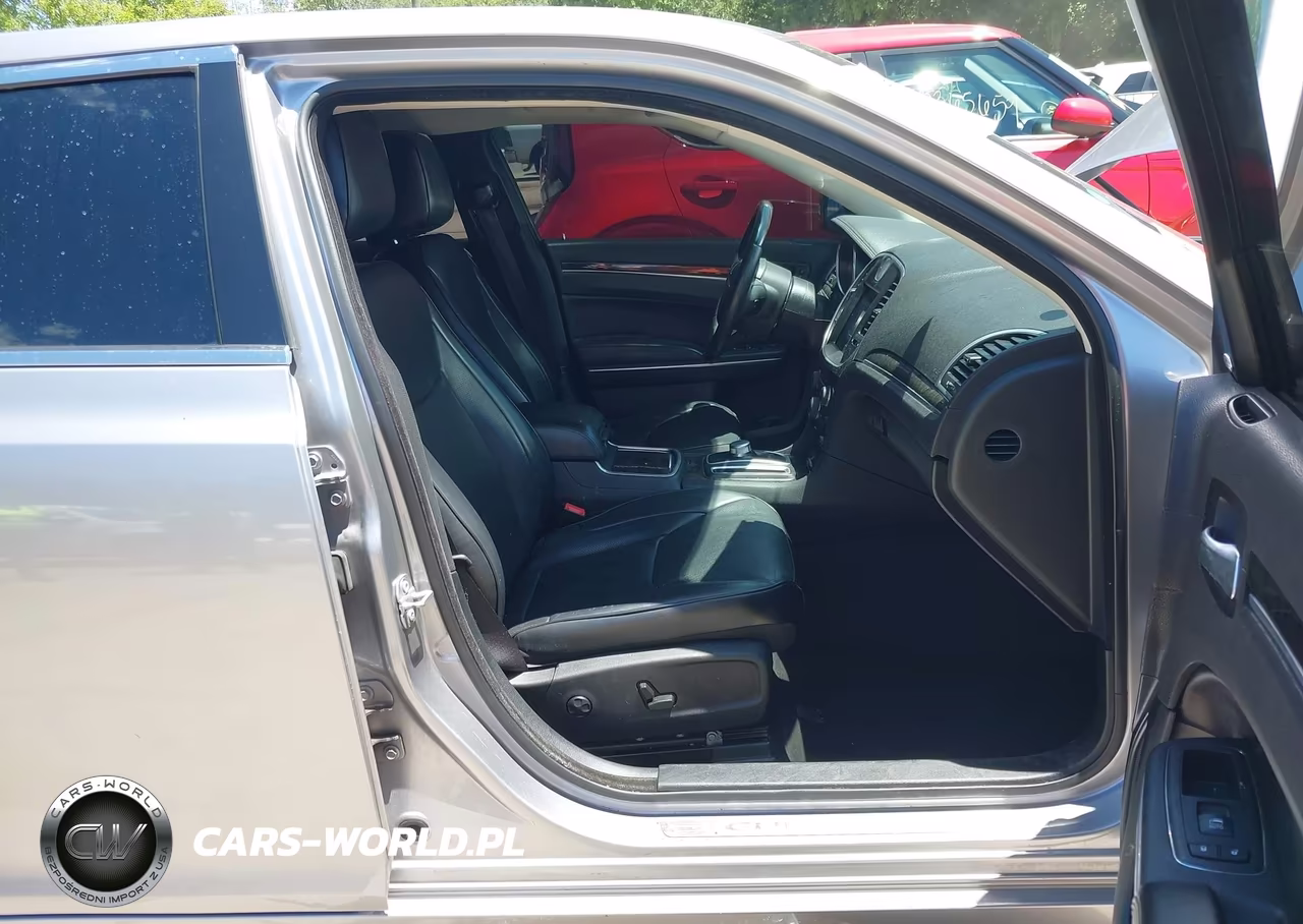 2017 Chrysler 300C VIN:2C3CCAEG0HH552237 - 5
