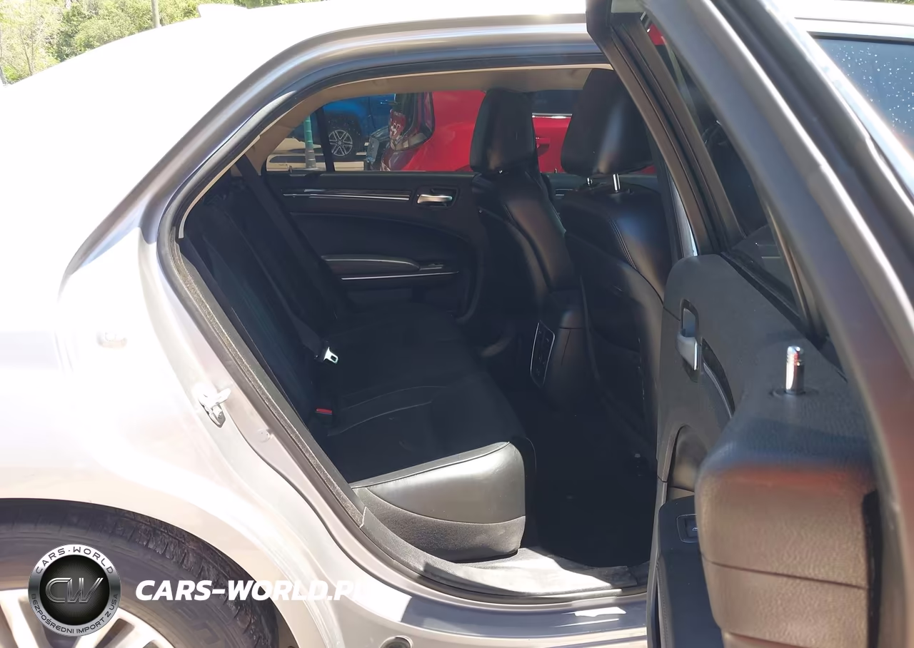 2017 Chrysler 300C VIN:2C3CCAEG0HH552237 - 8