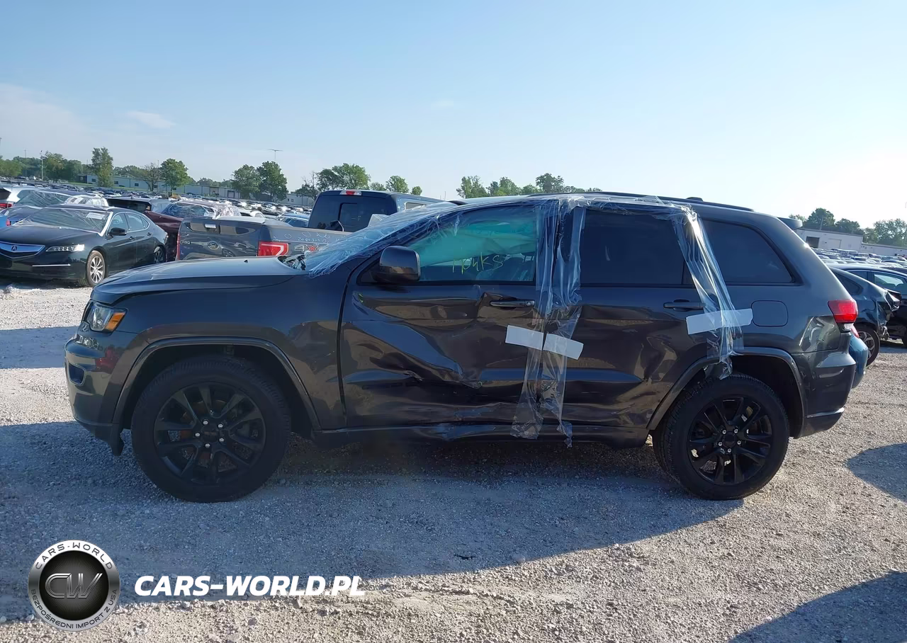 2020 Jeep Grand Cherokee Altitude 4X4 VIN:1C4RJFAG0LC366823 - 14