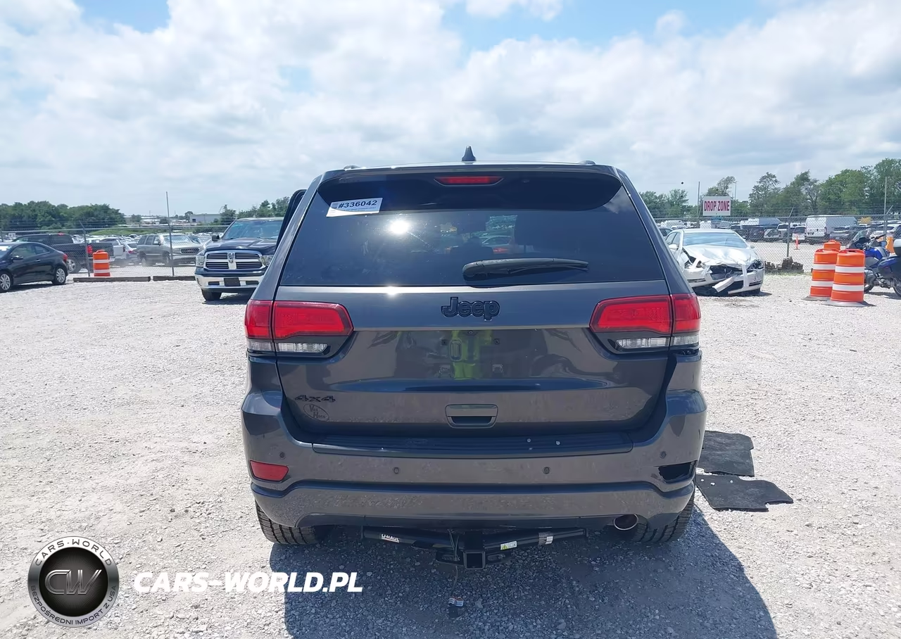 2020 Jeep Grand Cherokee Altitude 4X4 VIN:1C4RJFAG0LC366823 - 16
