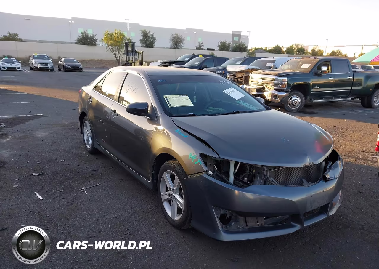 2013 Toyota Camry Se – zdjęcie 1 z 16