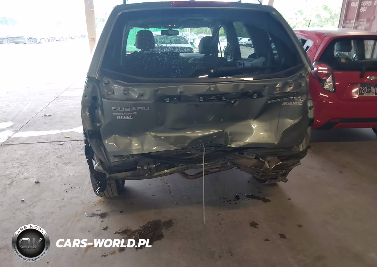 2015 Subaru Forester 2.5I Premium VIN:JF2SJADC2FH506070 - 6