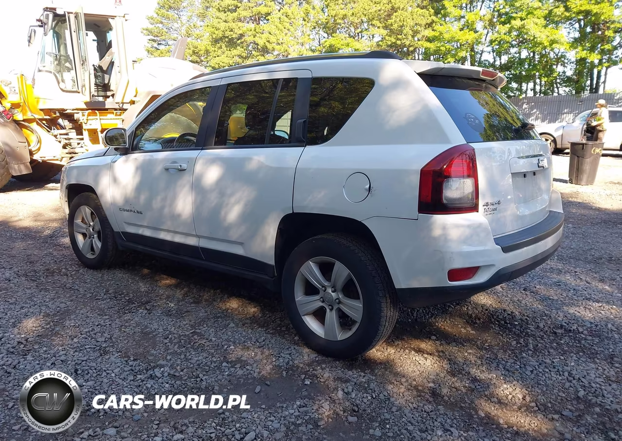 2014 Jeep Compass Latitude VIN:1C4NJDEB8ED788160 - 3
