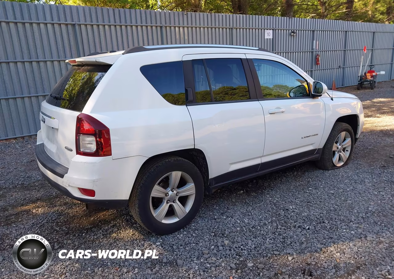 2014 Jeep Compass Latitude VIN:1C4NJDEB8ED788160 - 4