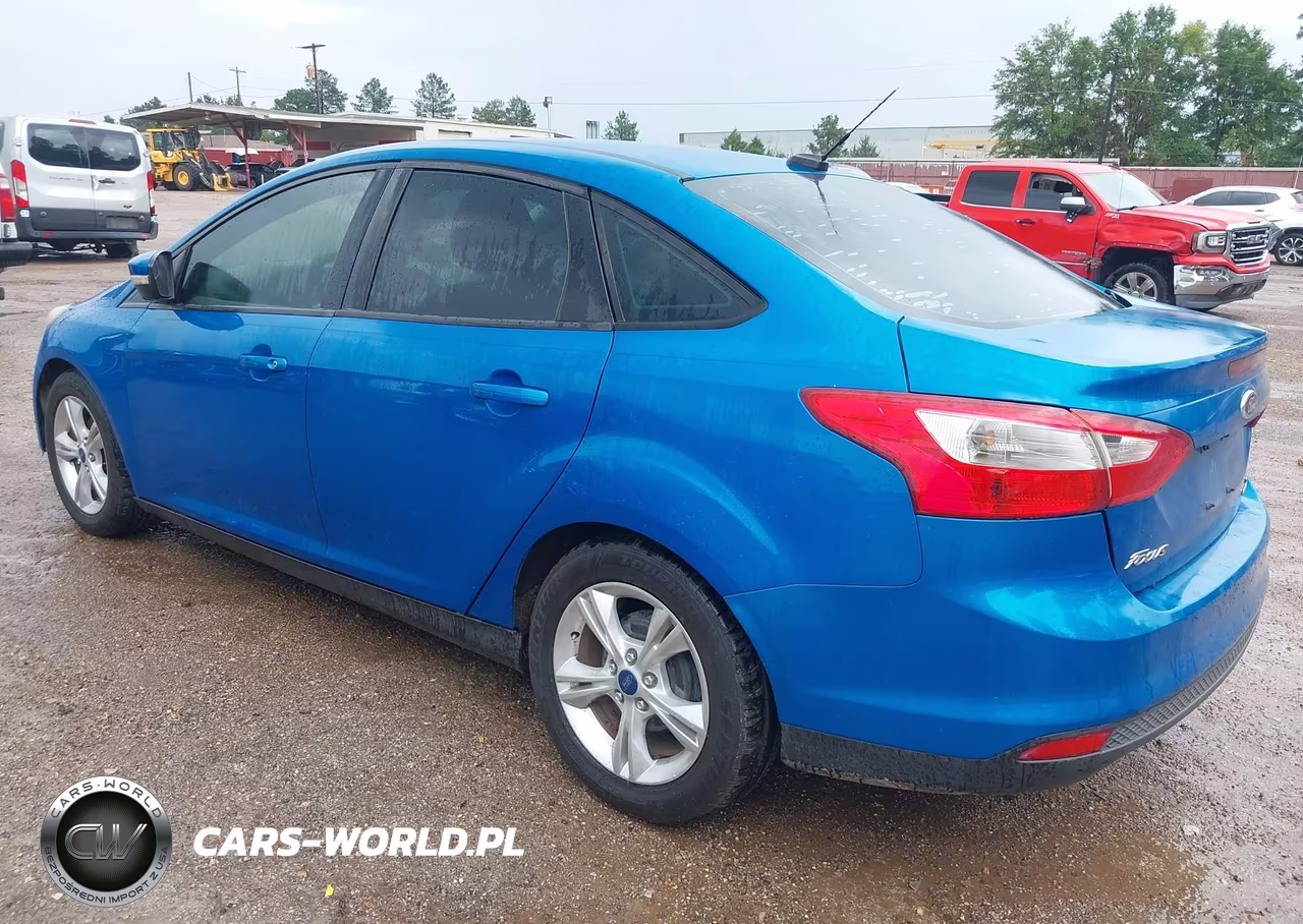 2014 Ford Focus Se VIN:1FADP3F23EL109555 - 3