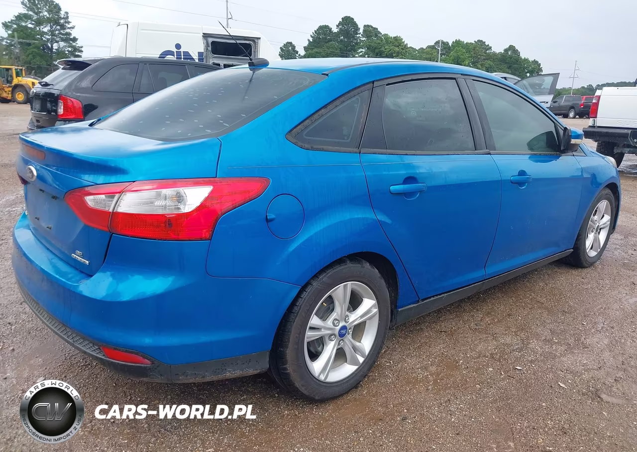 2014 Ford Focus Se VIN:1FADP3F23EL109555 - 4