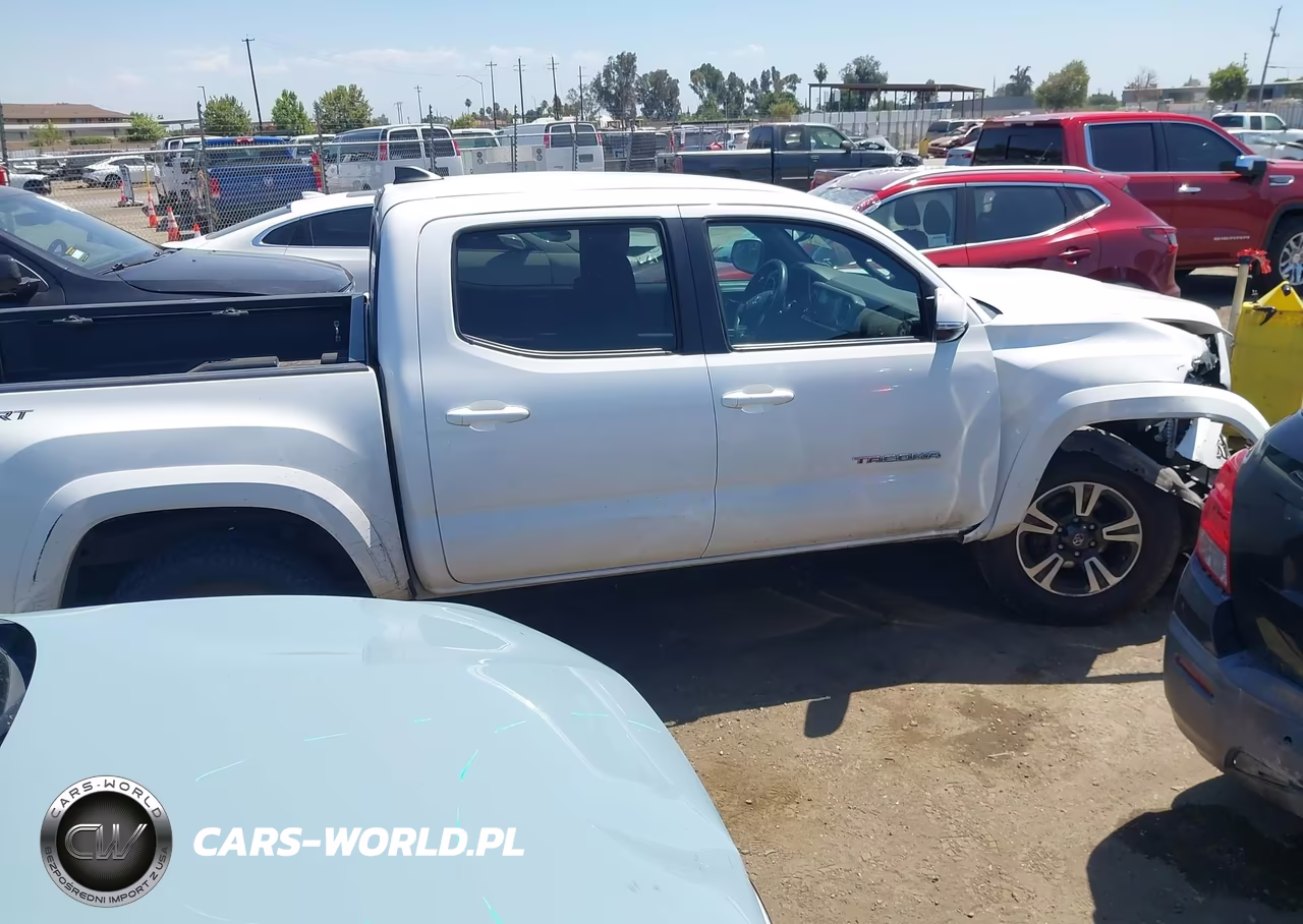 2018 Toyota Tacoma Trd Sport VIN:3TMAZ5CN0JM065461 - 13