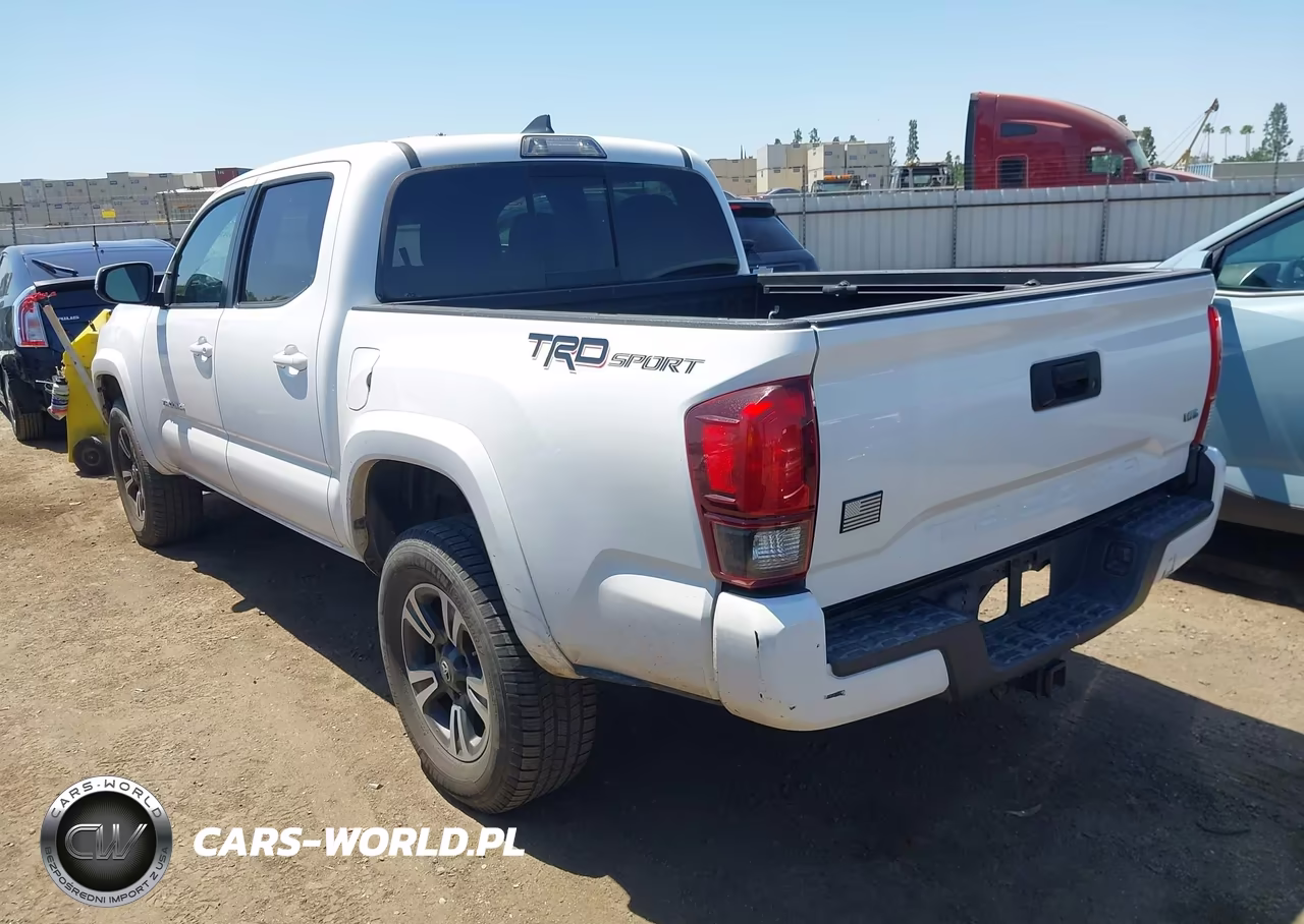 2018 Toyota Tacoma Trd Sport VIN:3TMAZ5CN0JM065461 - 3