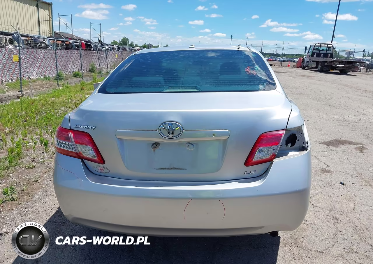 2011 Toyota Camry Le VIN:4T1BF3EK2BU147155 - 17